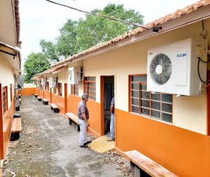 Escolas Municipais da zona rural de Quatro Marcos recebem climatizao