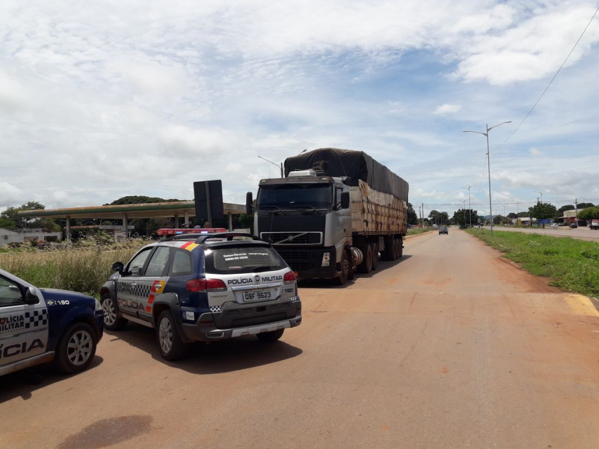Motorista  preso por envolvimento em furto  de caminho que seria levado para Bolvia