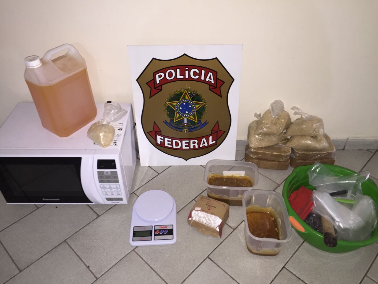 Polcia Federal prende irmos suspeitos por envolvimento com o trfico de drogas