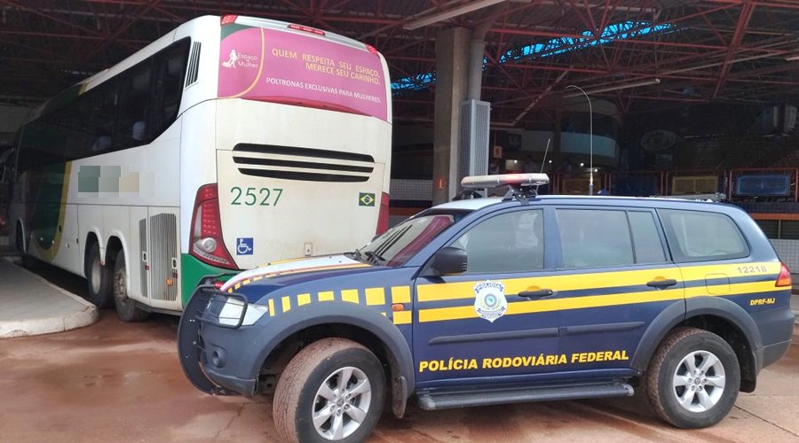 Medico boliviano preso  por molestar passageira