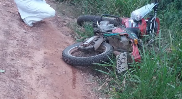 Acidente mata motociclista  em estrada rural da regio