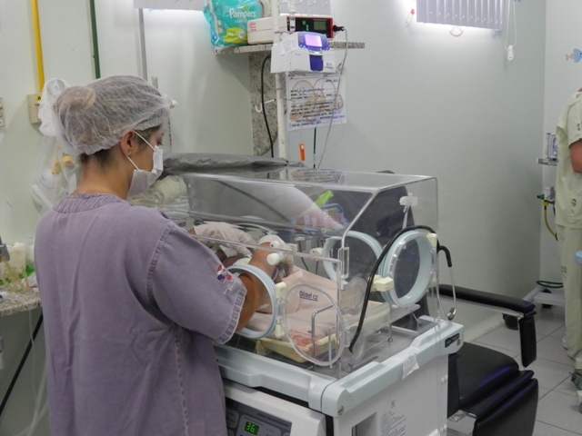 Pais abandonam nascituro  boliviano morto no hospital