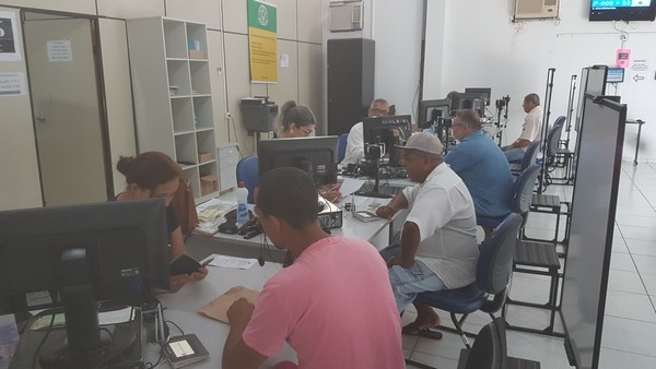 Servidores da Cmara Municipal auxiliam  no cadastramento biomtrico em Cceres