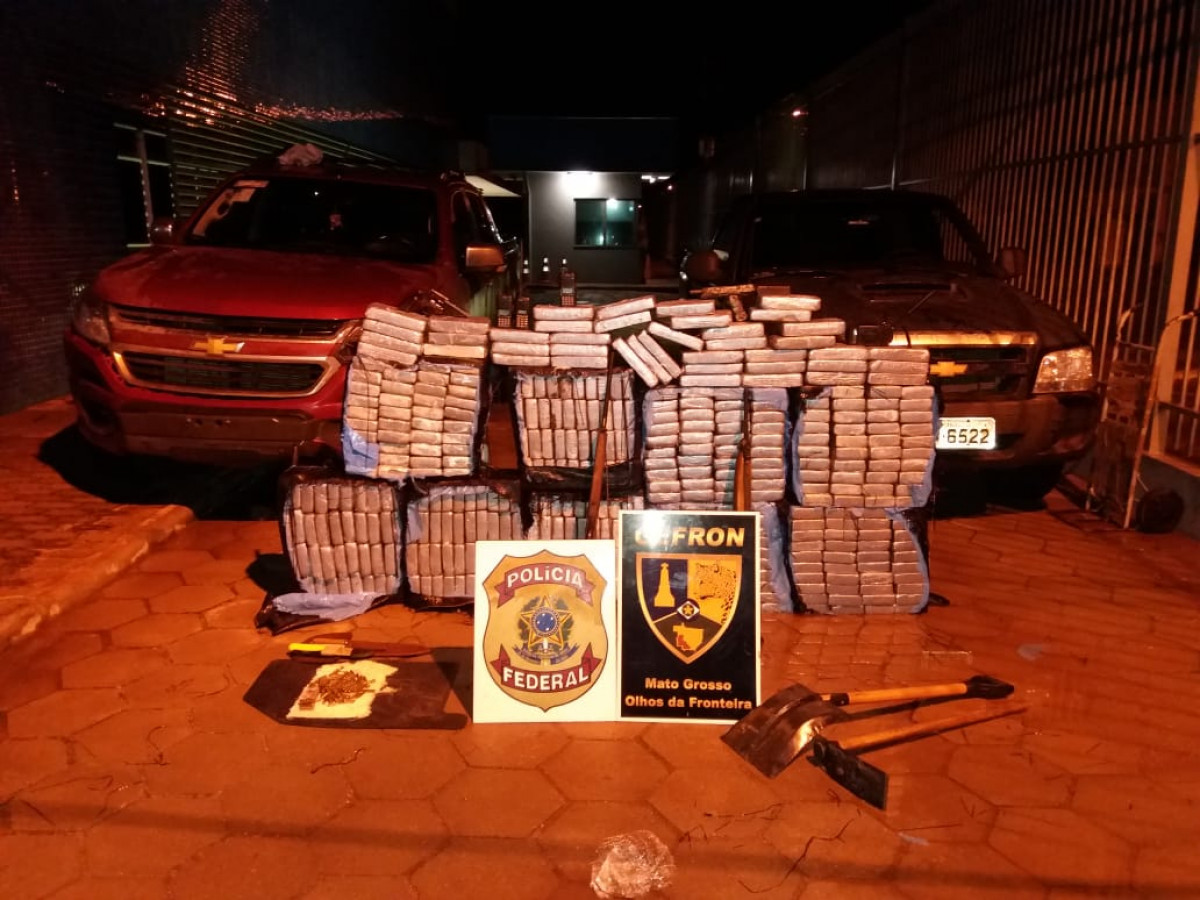 Operao conjunta apreende 432 kg de droga em  Comodoro e prende traficante procurado pela PF
