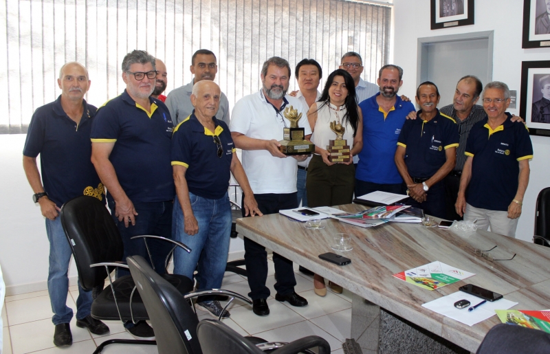 Distrito 4440  contemplado com trofus no Rotary do Brasil