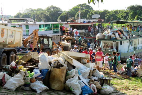 Mutiro coleta seis toneladas  de lixo do nosso Rio Paraguai